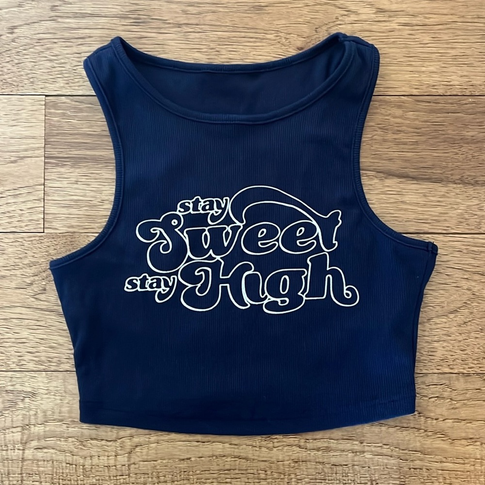 Stay Sweet Stay High navy ribbed crop top size small